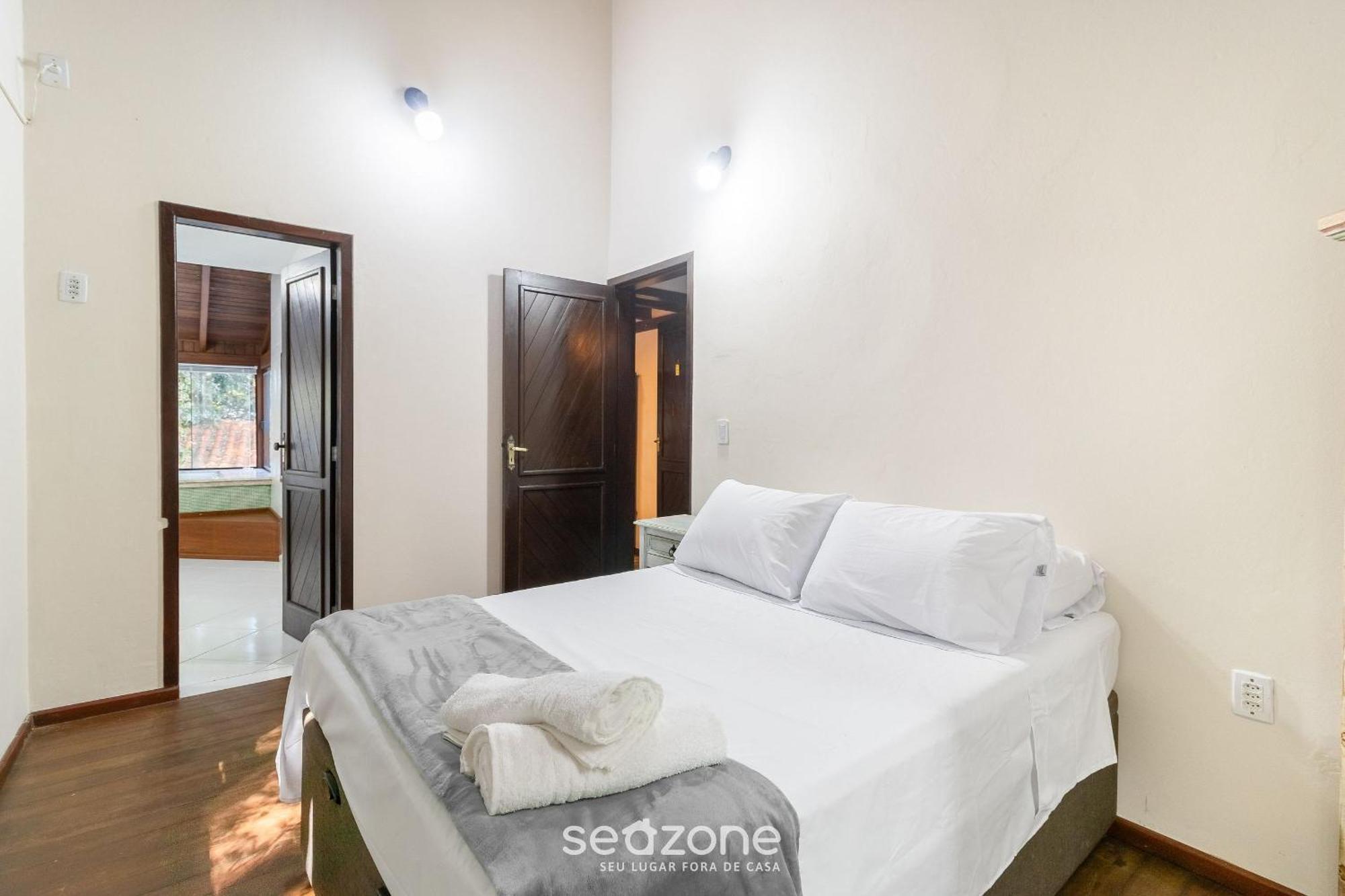 Casa C/ Piscina E 3 Quartos Em Floripa Stm0500 *